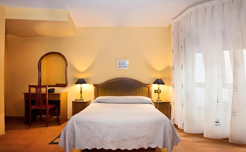 Guzmán el Bueno Hostel