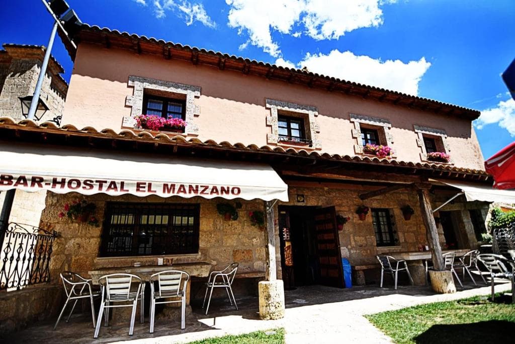 El Manzano Hostal